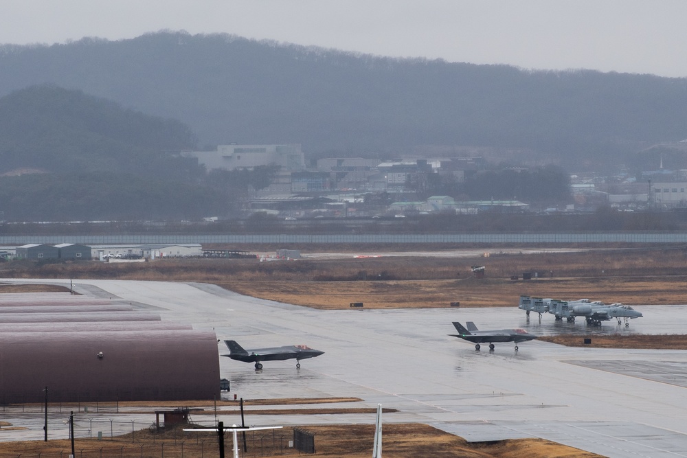 7th AF hosts combined F-35 training with ROKAF fighter aircraft