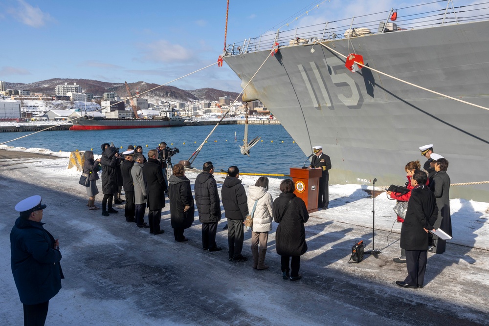 DDG 115 Visits Otaru