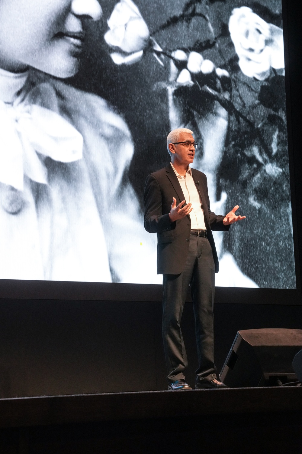 Dr. Alex Alaniz conducts his talk titled, &quot;Helen Keller, ChatGPT, and Einstein,&quot; at the Air Force Research Laboratory's Inspire event