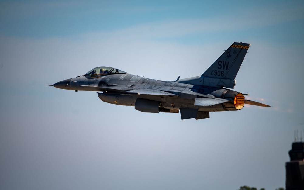 The 2024 F-16 Viper Demonstration Team continues training for the air show season