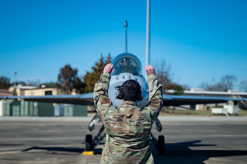 The 2024 F-16 Viper Demonstration Team continues training for the air show season