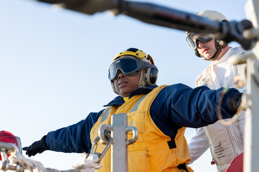 USS Stout conducts flight operation