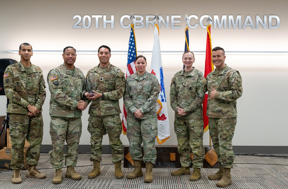 US Army 20th CBRNE Command leaders present retention excellence awards