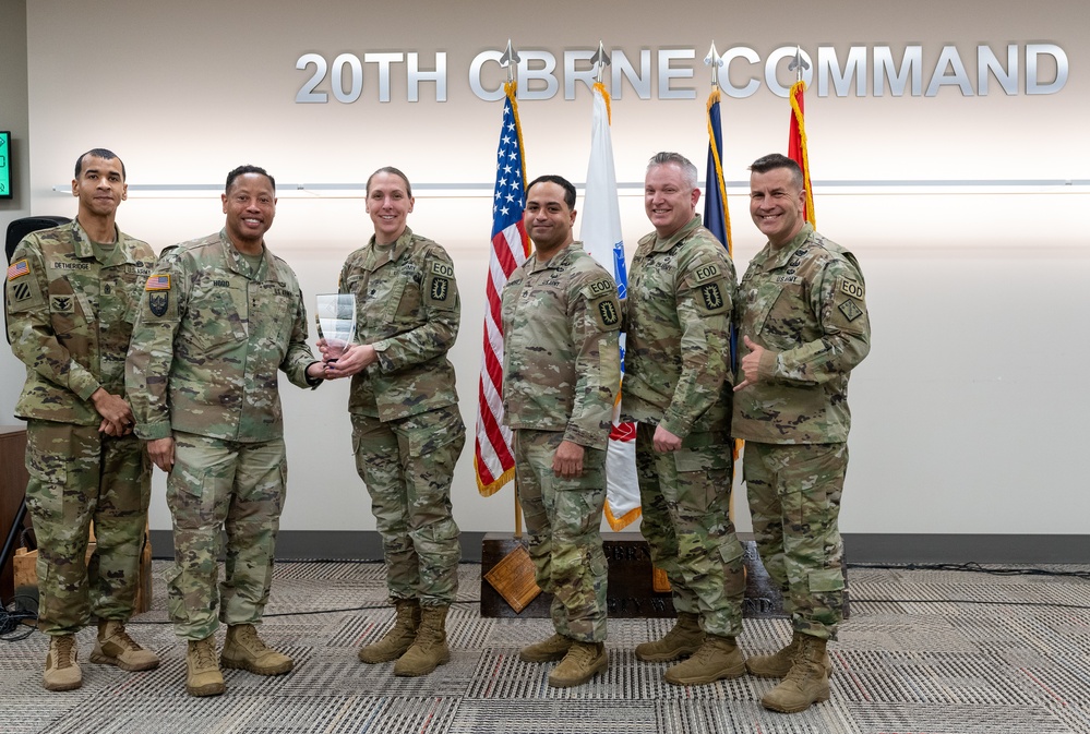 US Army 20th CBRNE Command leaders present retention excellence awards