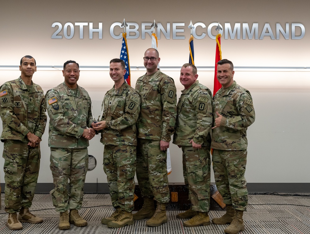 US Army 20th CBRNE Command leaders present retention excellence awards