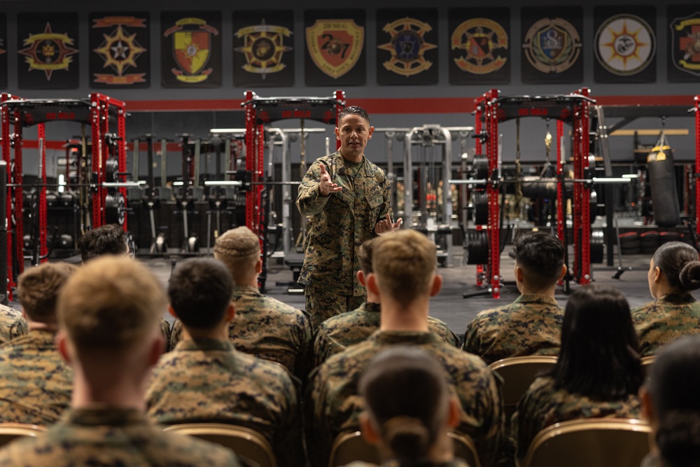 Sgt. Maj. Ruiz Visits the 2nd Marine Logistics Group Human Performance Center