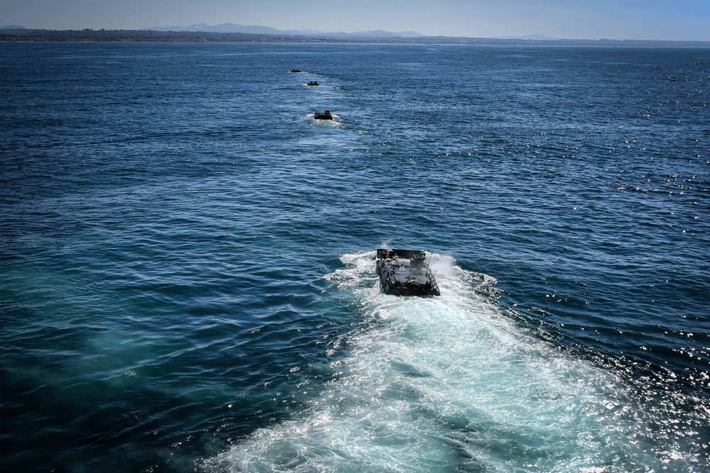 ACV Amphibious Operations with Boxer