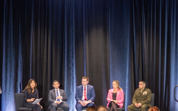 Main Stage Audience at “Democratize Data &amp; Operationalize AI” Panel 1