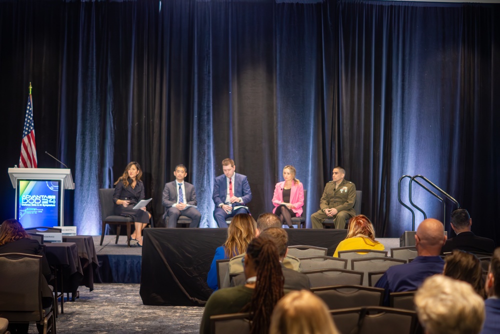 Main Stage Audience at “Democratize Data &amp; Operationalize AI” Panel 2