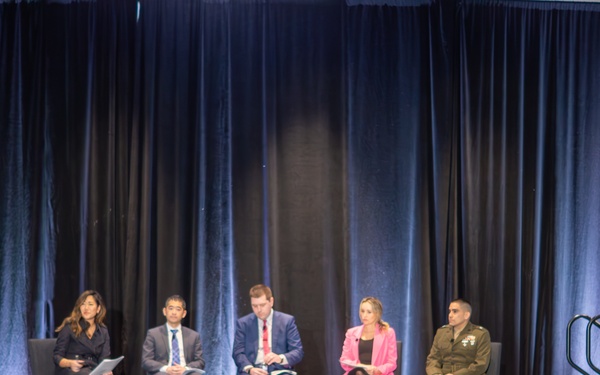Main Stage Audience at “Democratize Data &amp; Operationalize AI” Panel 2