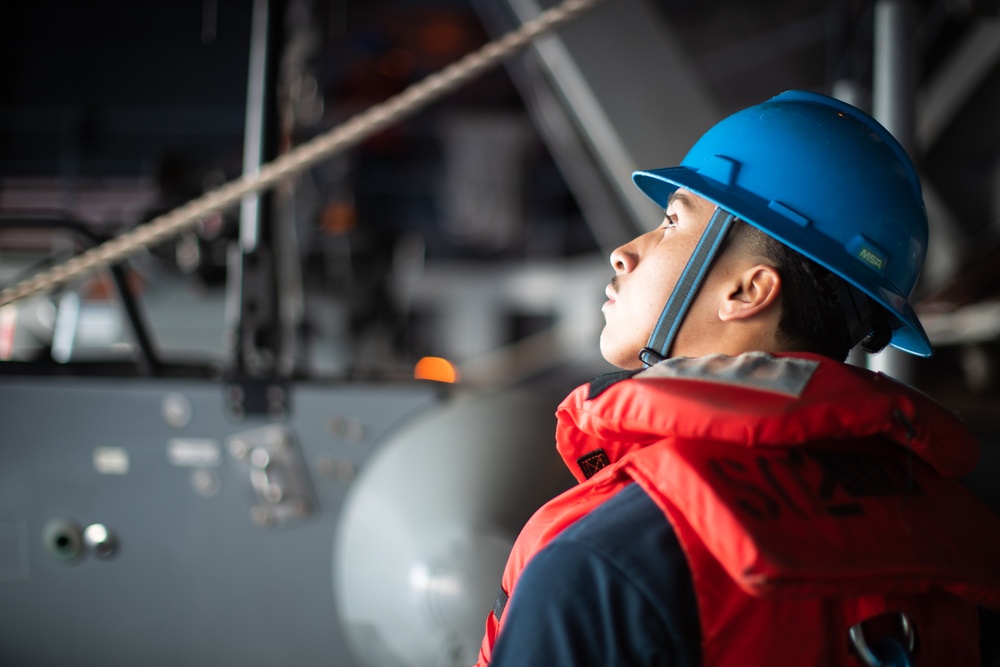 2nd Division Sailors launch rigid-hull inflatable boat
