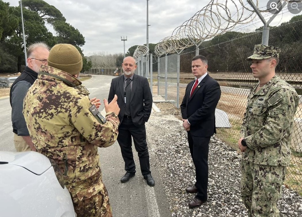IMCOM-Europe Director Tommy Mize visits Camp Darby