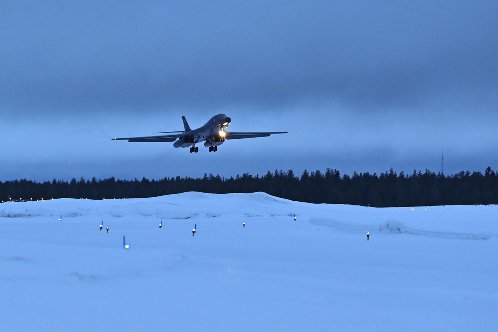 U.S. bombers arrive in Sweden for Bomber Task Force 24-2