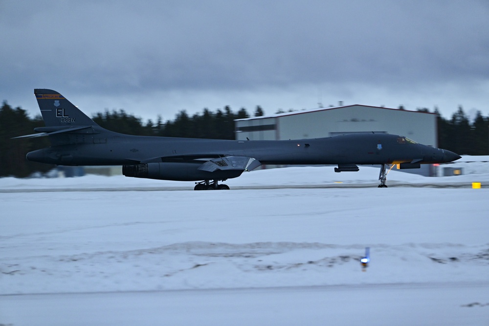 U.S. bombers arrive in Sweden for Bomber Task Force 24-2
