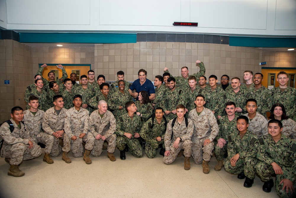 Lou Ferrigno Visits NAS Pensacola