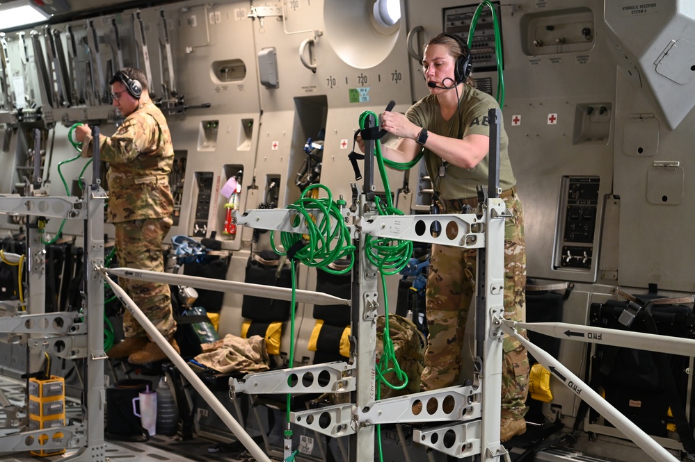 433rd AES and CCATT Airmen Sharpen Patient Evac Skills