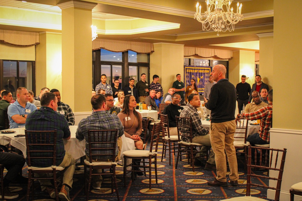 VCNO Speaks with Surface Warfare Schools Command Staff, Students