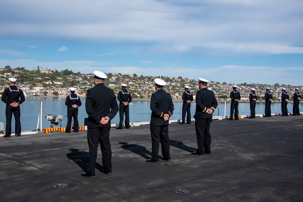 USS Carl Vinson (CVN70) Returns to Homeport from Deployment