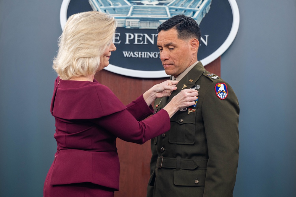 SECARMY Wormuth Recognizes Army Astronaut Col. Rubio