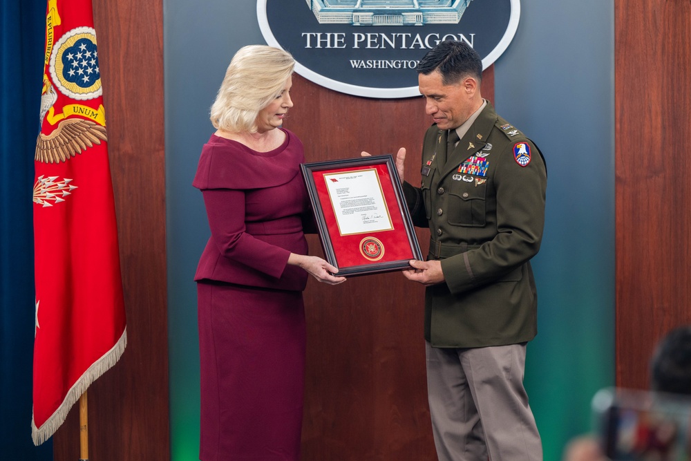 SECARMY Wormuth Recognizes Army Astronaut Col. Rubio