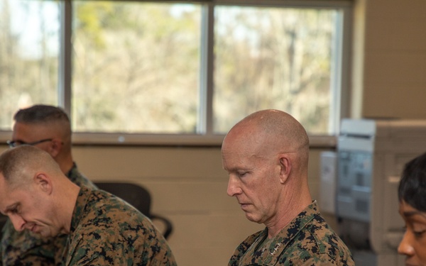 Deputy Commandant for Manpower and Reserve Affairs visits Personnel Administration School