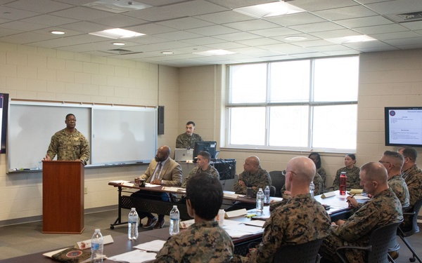 Deputy Commandant for Manpower and Reserve Affairs visits Personnel Administration School