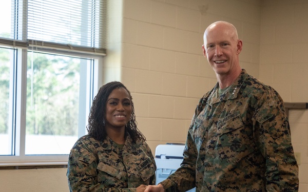 Deputy Commandant for Manpower and Reserve Affairs visits Personnel Administration School