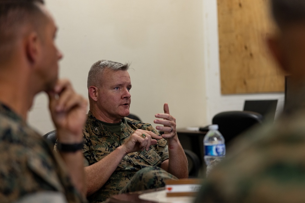 Hawaiian Congressional Staff Visit 3d MLR