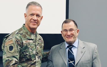 U.S. Army War College Professor Addresses Illinois National Guard Senior Leaders in Peoria