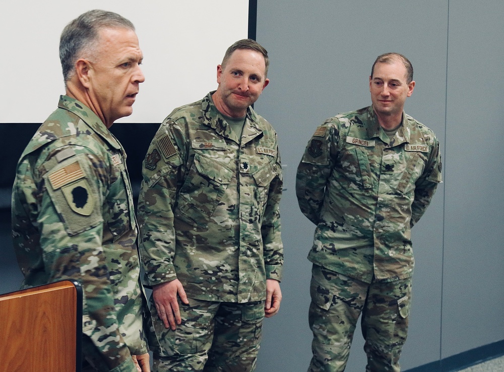 U.S. Army War College Professor Addresses Illinois National Guard Senior Leaders in Peoria