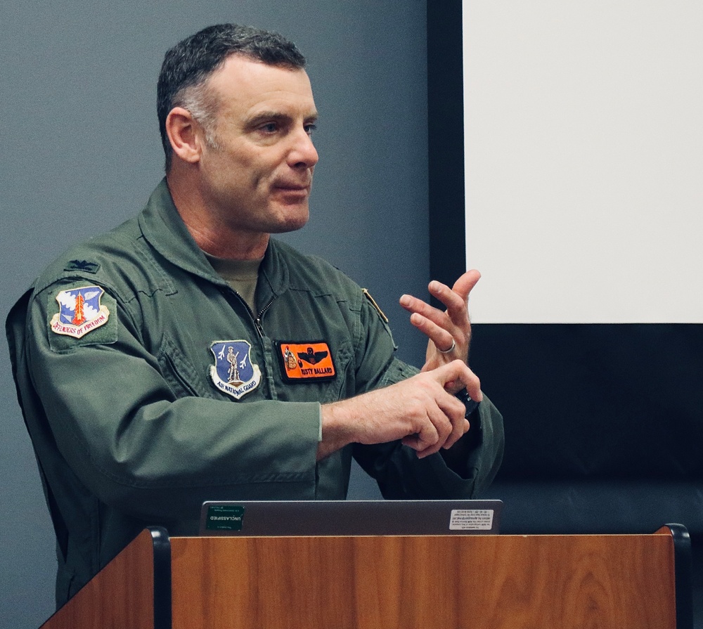 U.S. Army War College Professor Addresses Illinois National Guard Senior Leaders in Peoria