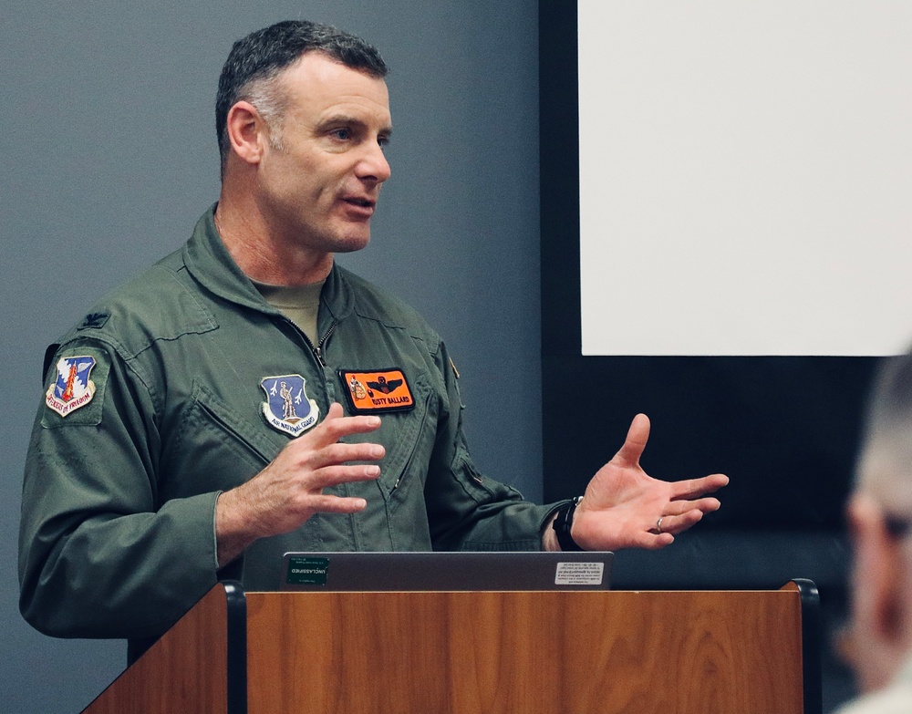 U.S. Army War College Professor Addresses Illinois National Guard Senior Leaders in Peoria