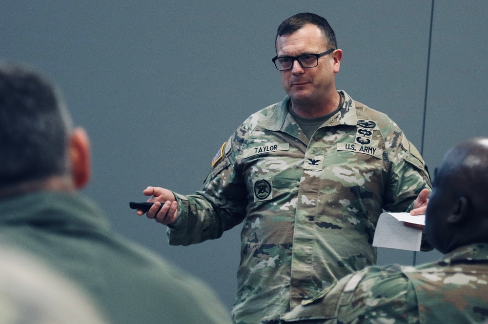 U.S. Army War College Professor Addresses Illinois National Guard Senior Leaders in Peoria