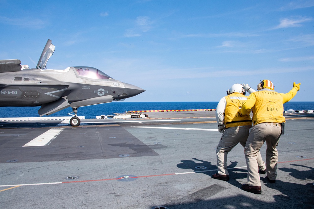 DVIDS - Images - USS America Conducts Flight Operations [Image 6 of 6]