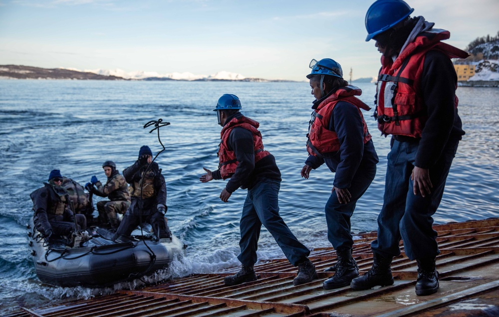 USS Gunston Hall Conducts Small Boat Operations in Harstad, Norway, with Members of Le Bataillon de Fusiliers Marins (BFM) Détroyat During Steadfast Defender 24