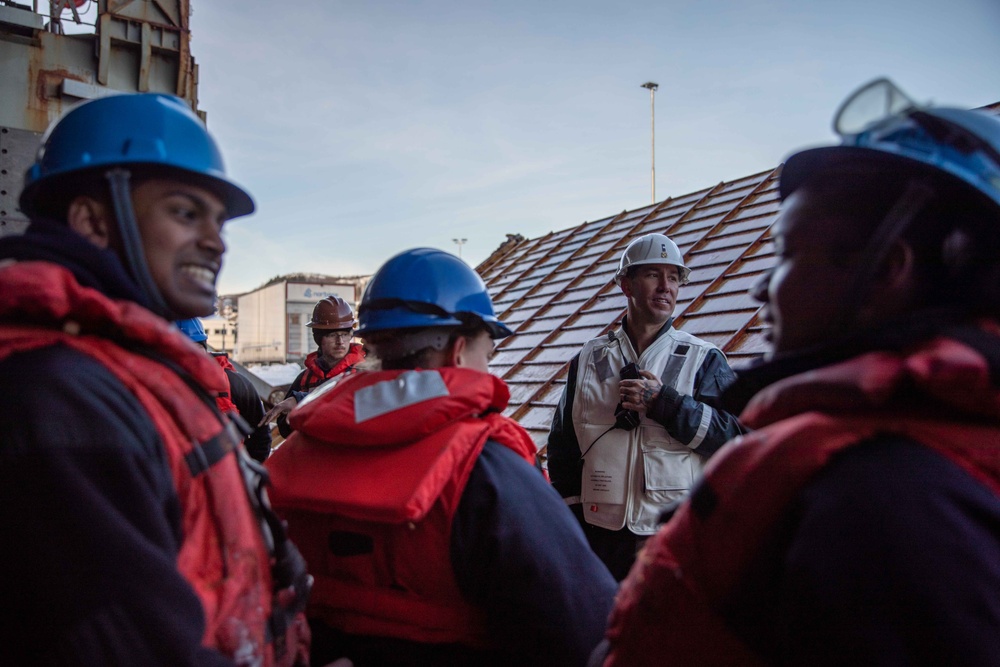 USS Gunston Hall Conducts Small Boat Operations in Harstad, Norway, with Members of Le Bataillon de Fusiliers Marins (BFM) Détroyat During Steadfast Defender 24