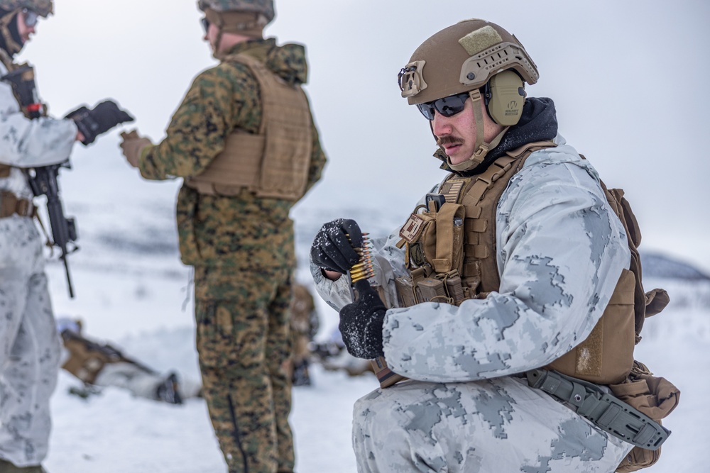 Combat Logistics Battalion 6 Conducts a Live Fire and Maneuver Range