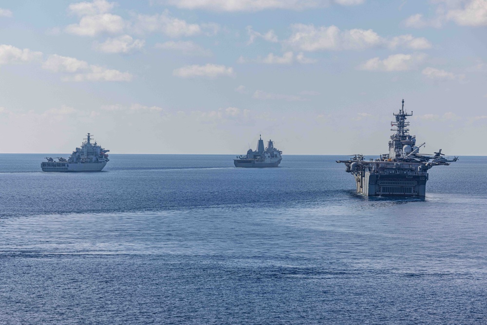 USS Carter Hall (LSD 50) Conducts Maneuvering Exercise