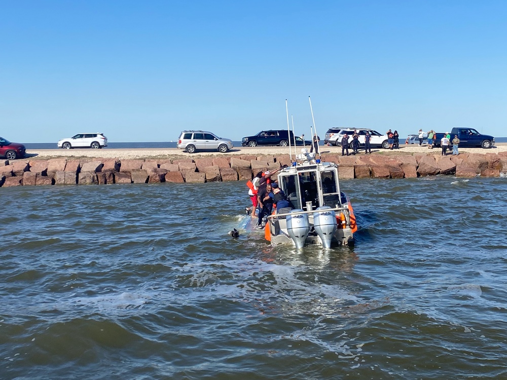 Coast Guard rescues 4 from overturned vessel near Texas City Dike