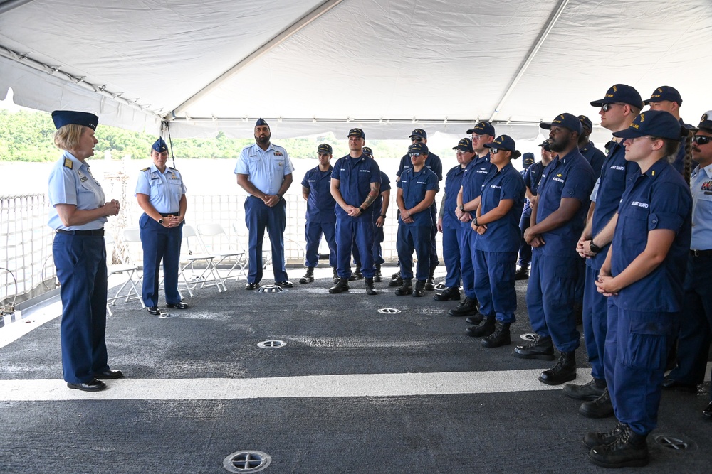 U.S. Coast Guard Cutter Harriet Lane hosts Commandant near Port Vila, Vanuatu