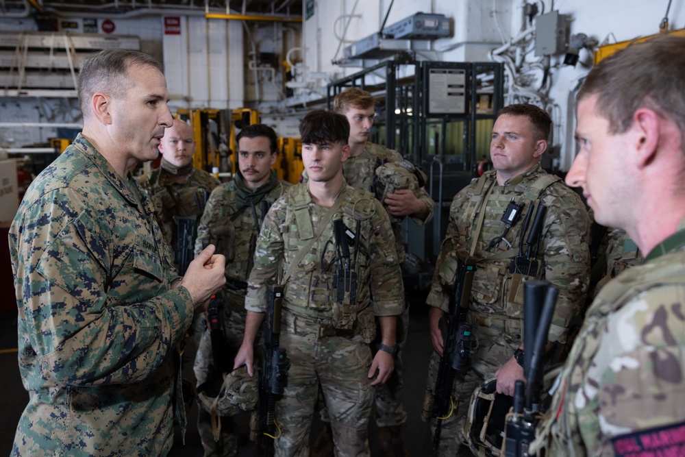 British Royal Marine Commandos tour USS Bataan