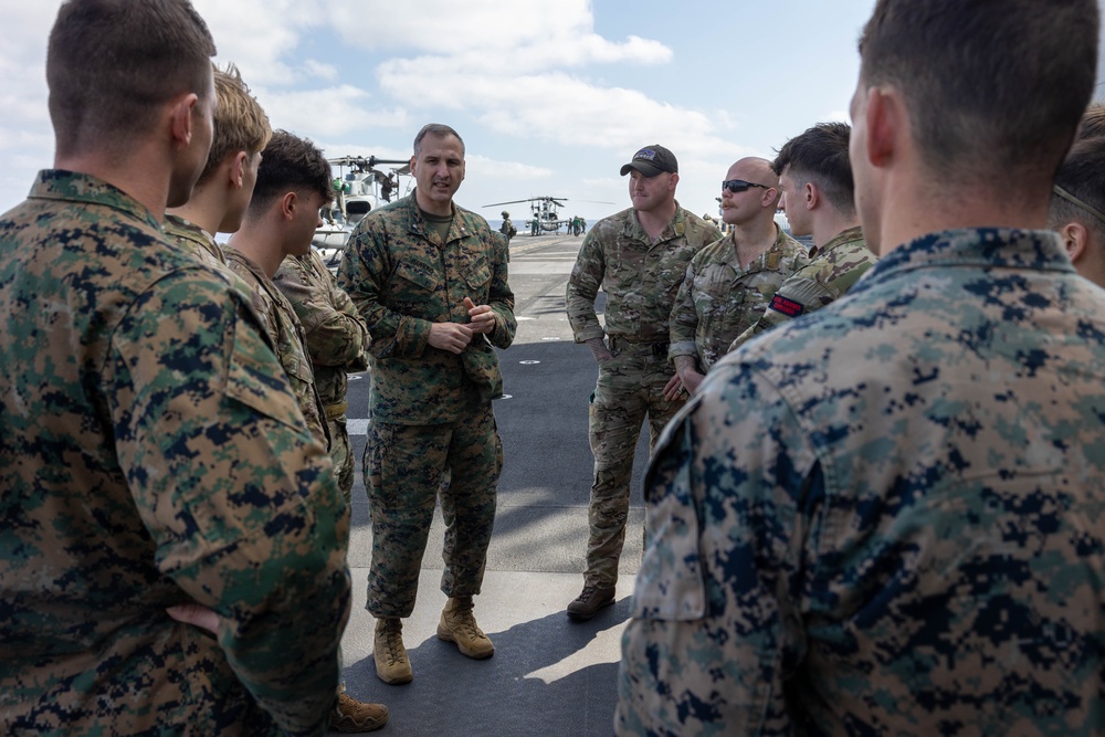 British Royal Marine Commandos tour USS Bataan