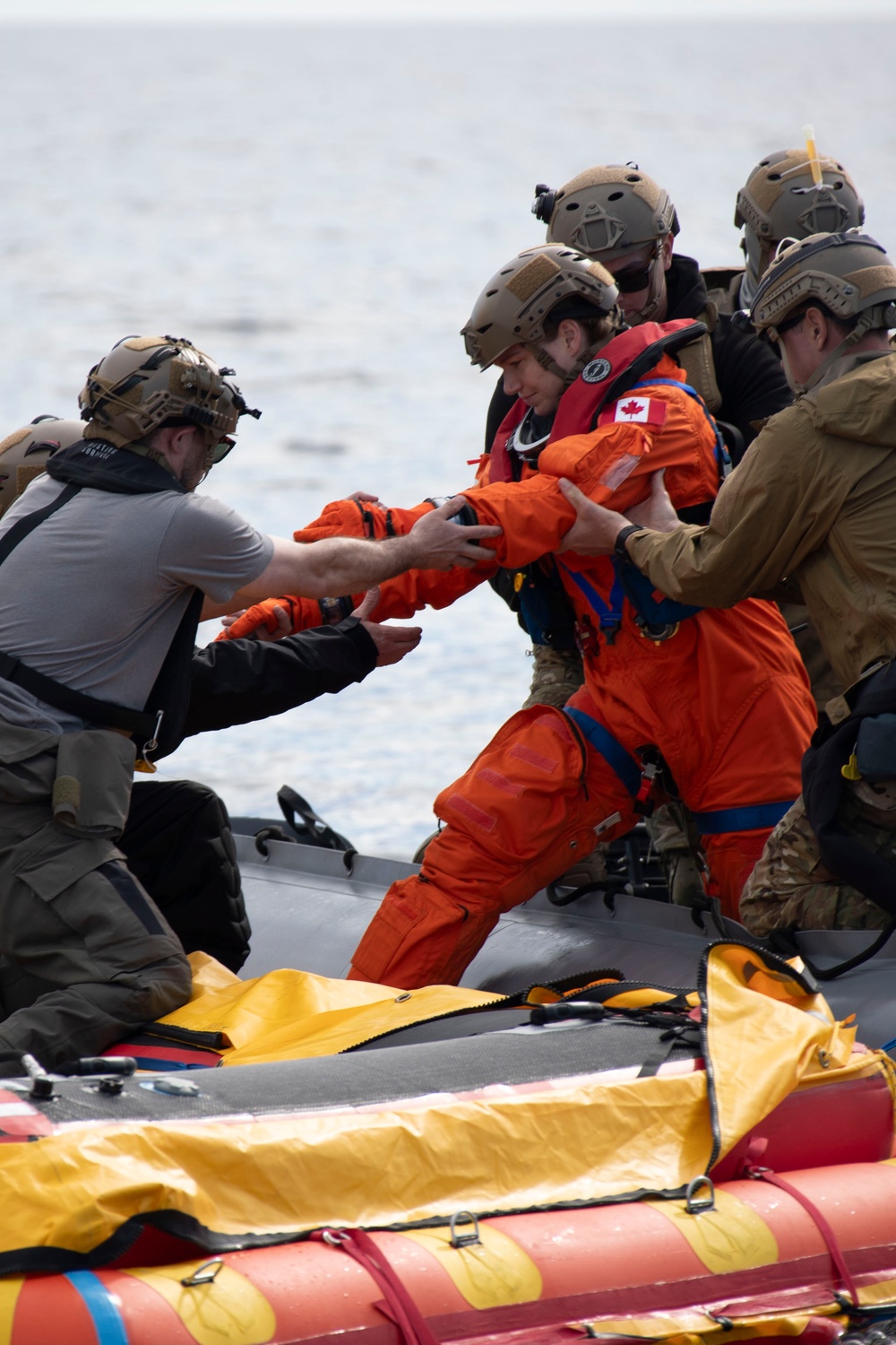 USS San Diego recovers astronaut while underway for NASA’s Underway Recovery Test 11