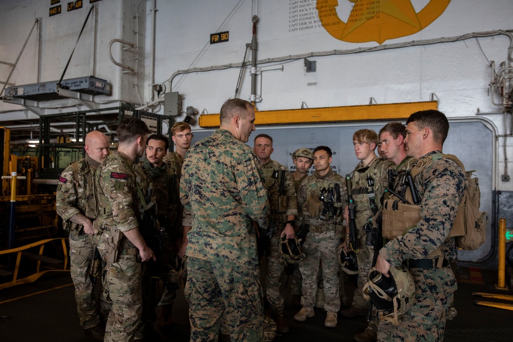 British Royal Marine Commandos visit the USS Bataan