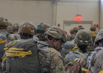 407th Brigade Support Battalion Prepares for Airborne Operations