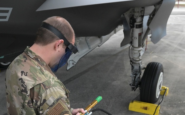 Wisconsin Airmen complete first F-35 training deployment