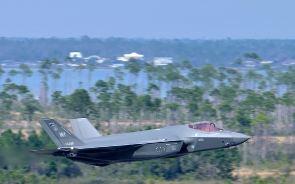 Wisconsin Airmen complete first F-35 training deployment