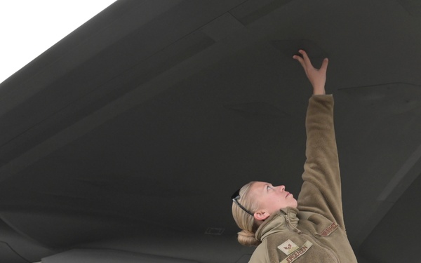 Wisconsin Airmen complete first F-35 training deployment