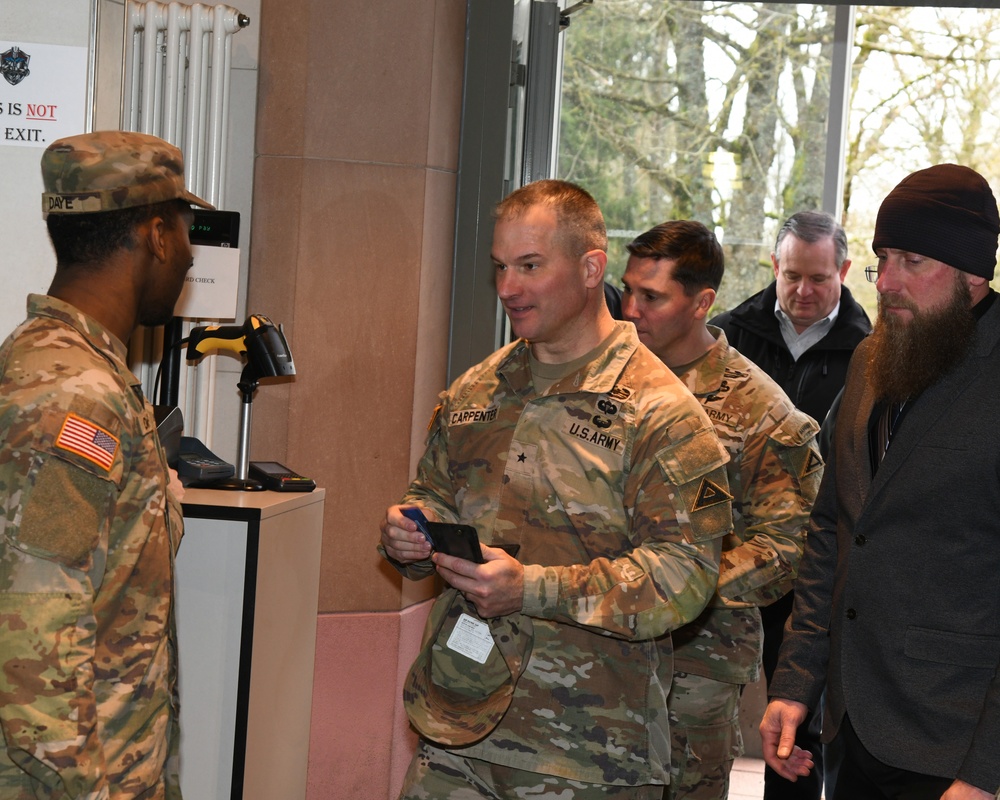 Brig. Gen. Carpenter visits Baumholder Training Facilities