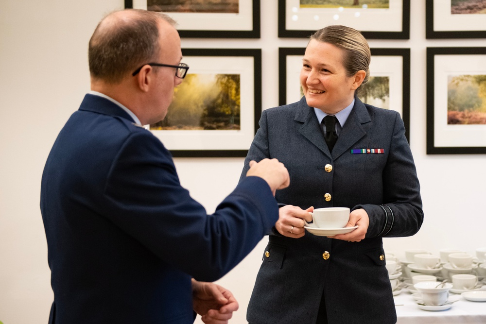 US and UK leaders honor WWII Airmen at Stanwick Lakes memorial